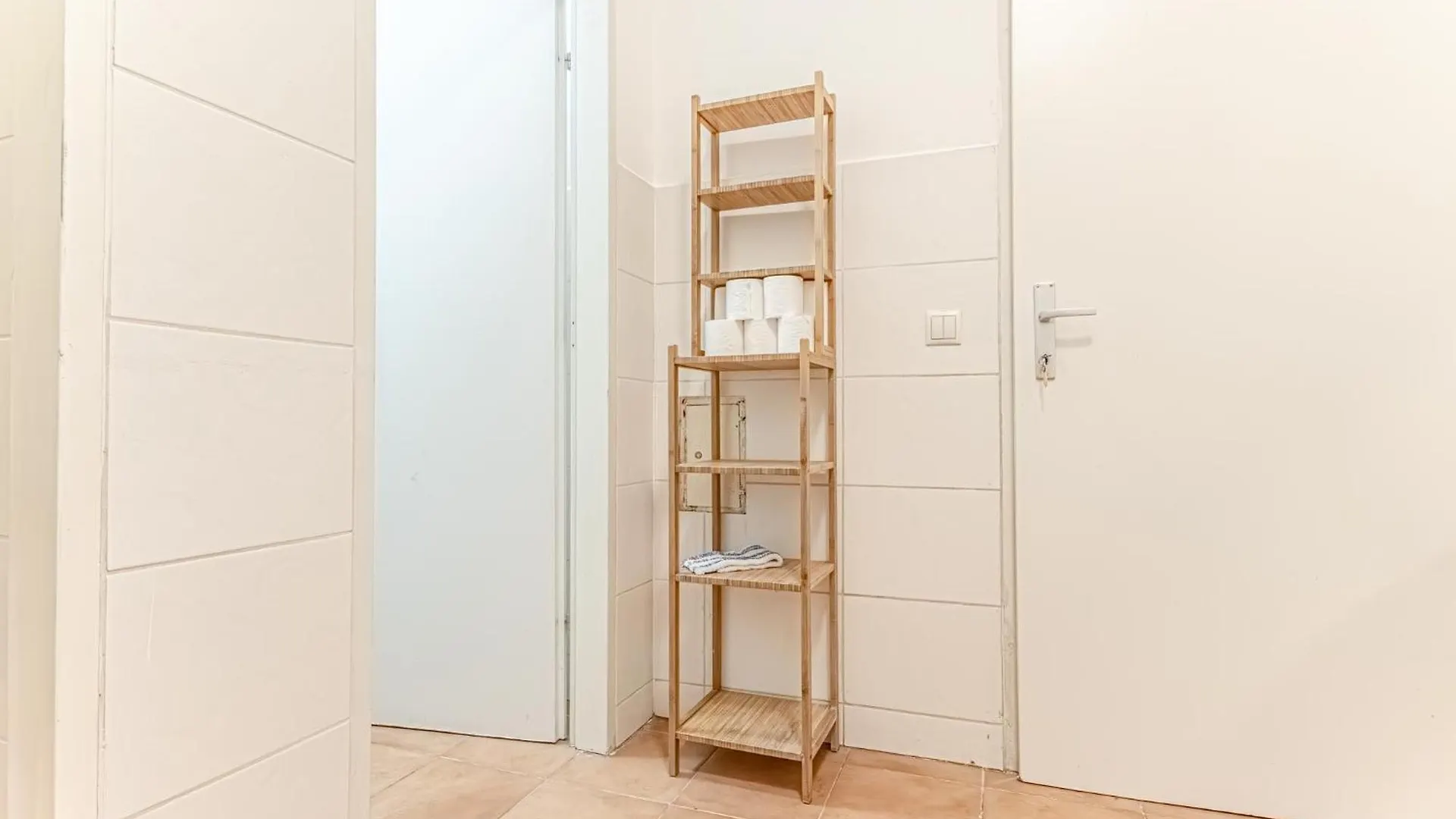 6Br Apartment / Shared Garden Near Lorenz Boehler & Danube Vienna 0*,  Austria