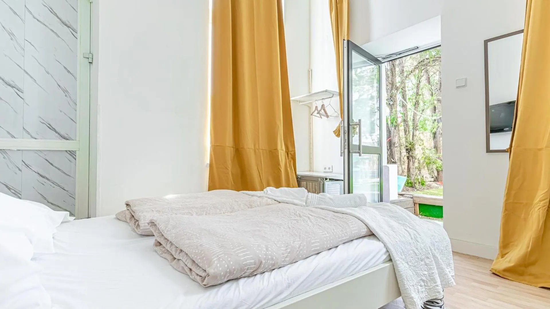 6Br Apartment / Shared Garden Near Lorenz Boehler & Danube Vienna 0*,