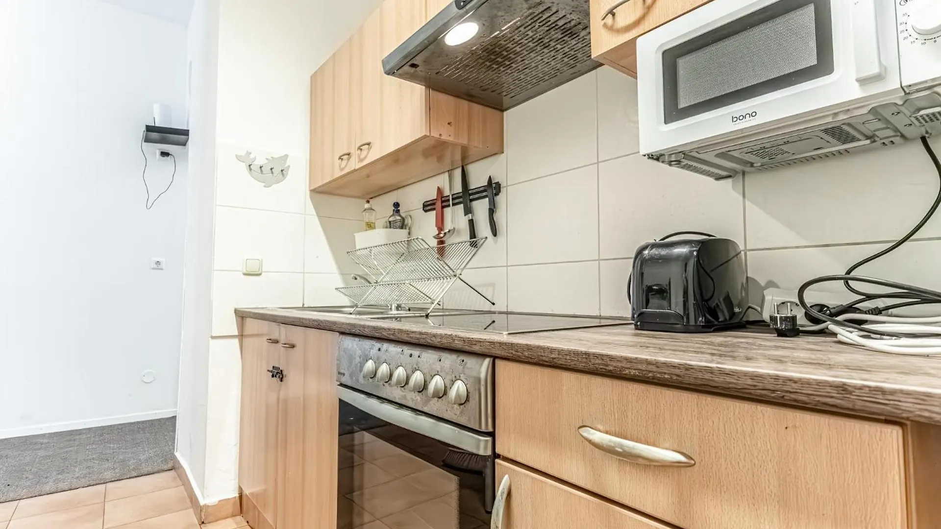 6Br Apartment / Shared Garden Near Lorenz Boehler & Danube Vienna