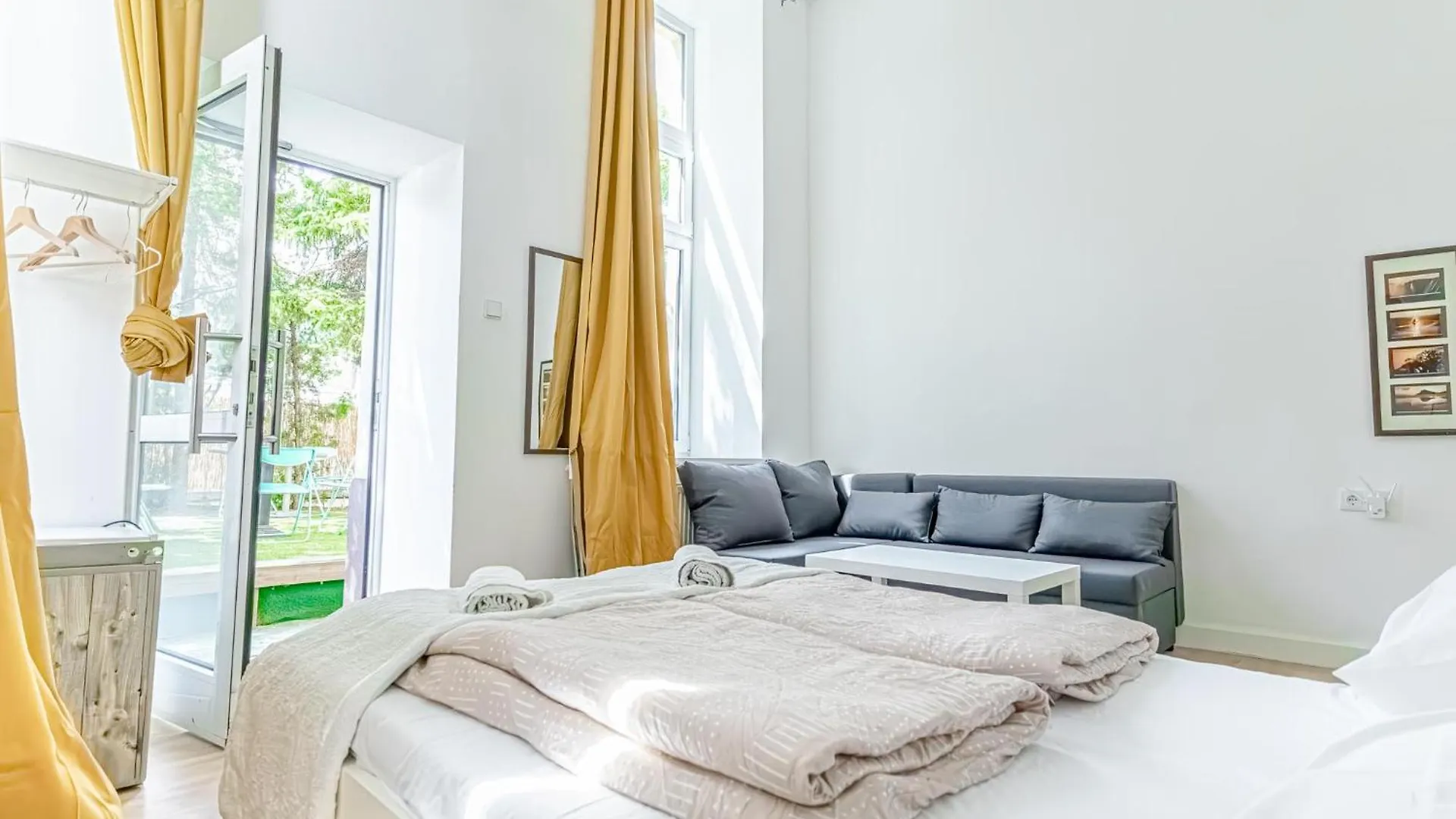 6Br Apartment / Shared Garden Near Lorenz Boehler & Danube Vienna Austria