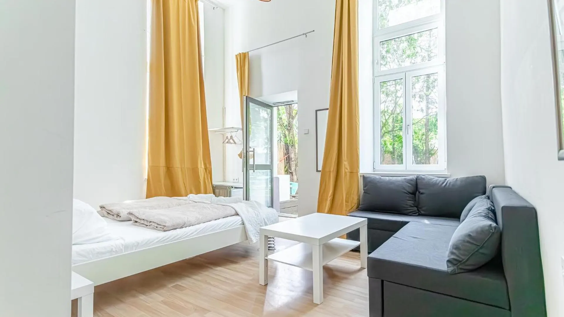 6Br Apartment / Shared Garden Near Lorenz Boehler & Danube Vienna Austria