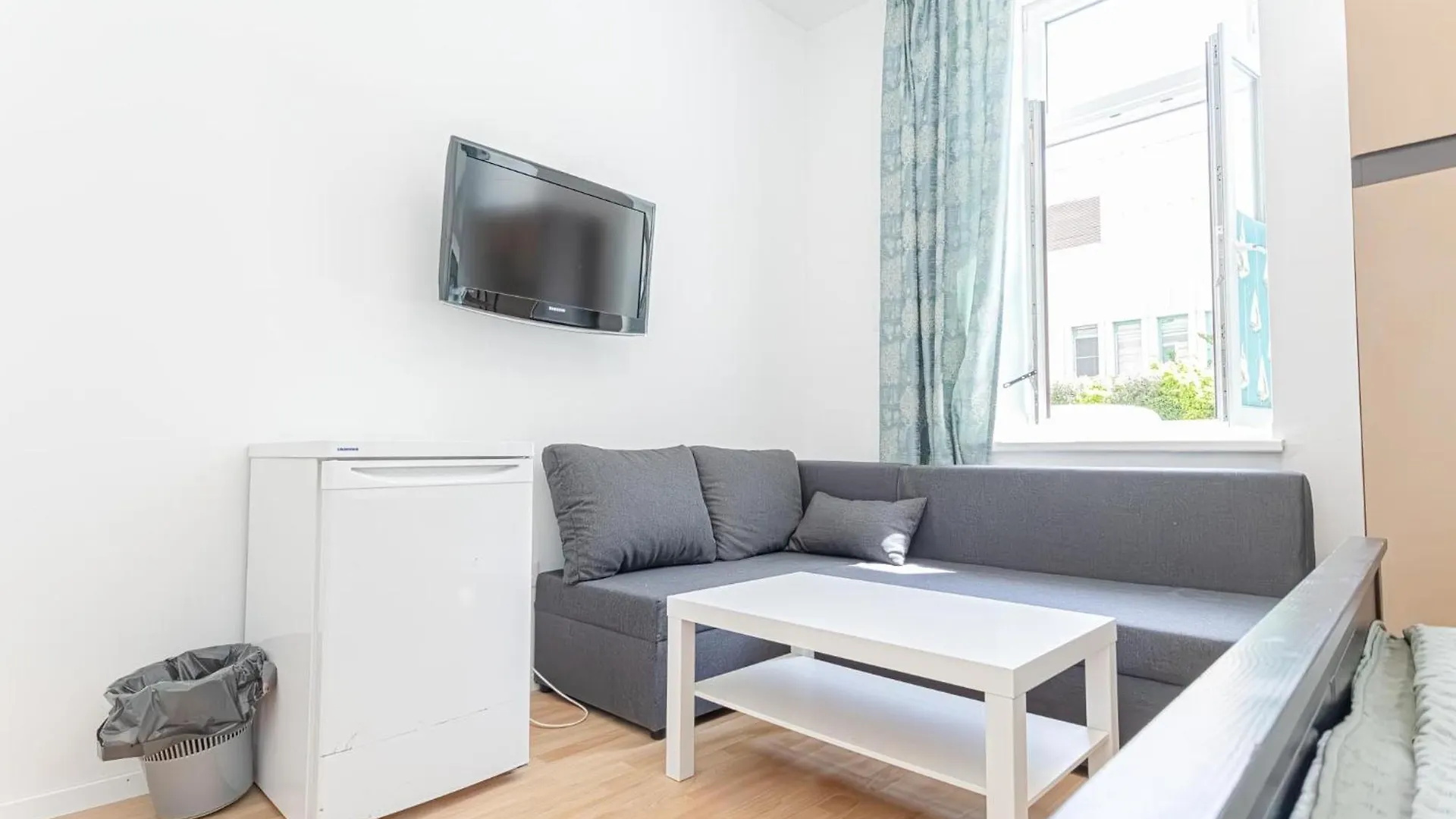 6Br Apartment / Shared Garden Near Lorenz Boehler & Danube Vienna