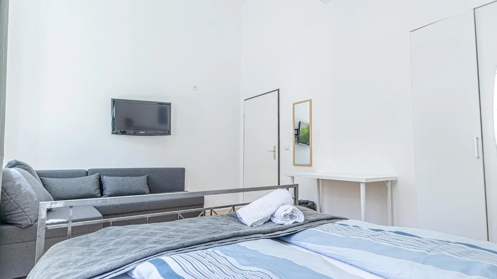 6Br Apartment / Shared Garden Near Lorenz Boehler & Danube Vienna