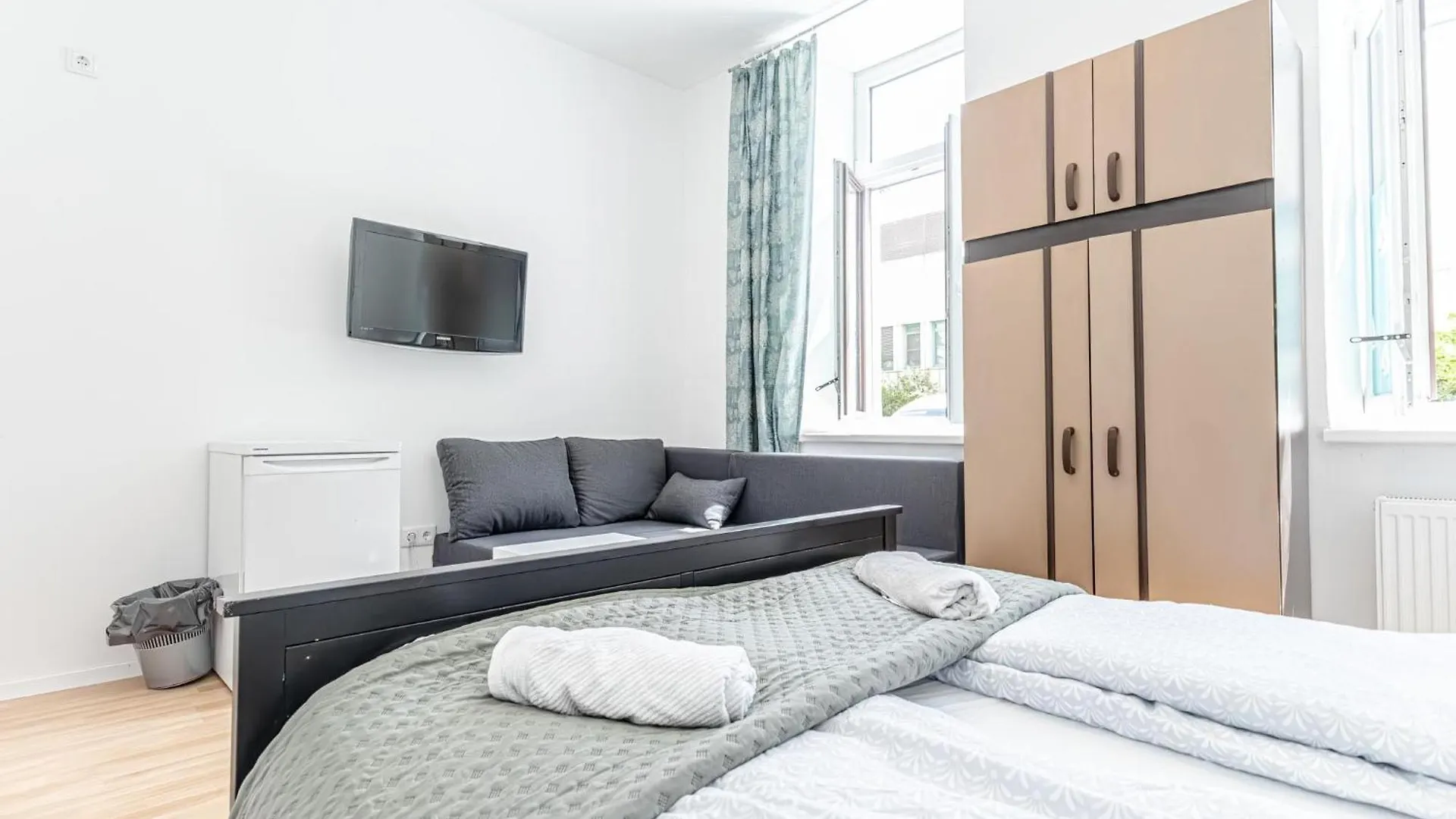 6Br Apartment / Shared Garden Near Lorenz Boehler & Danube Vienna 0*,