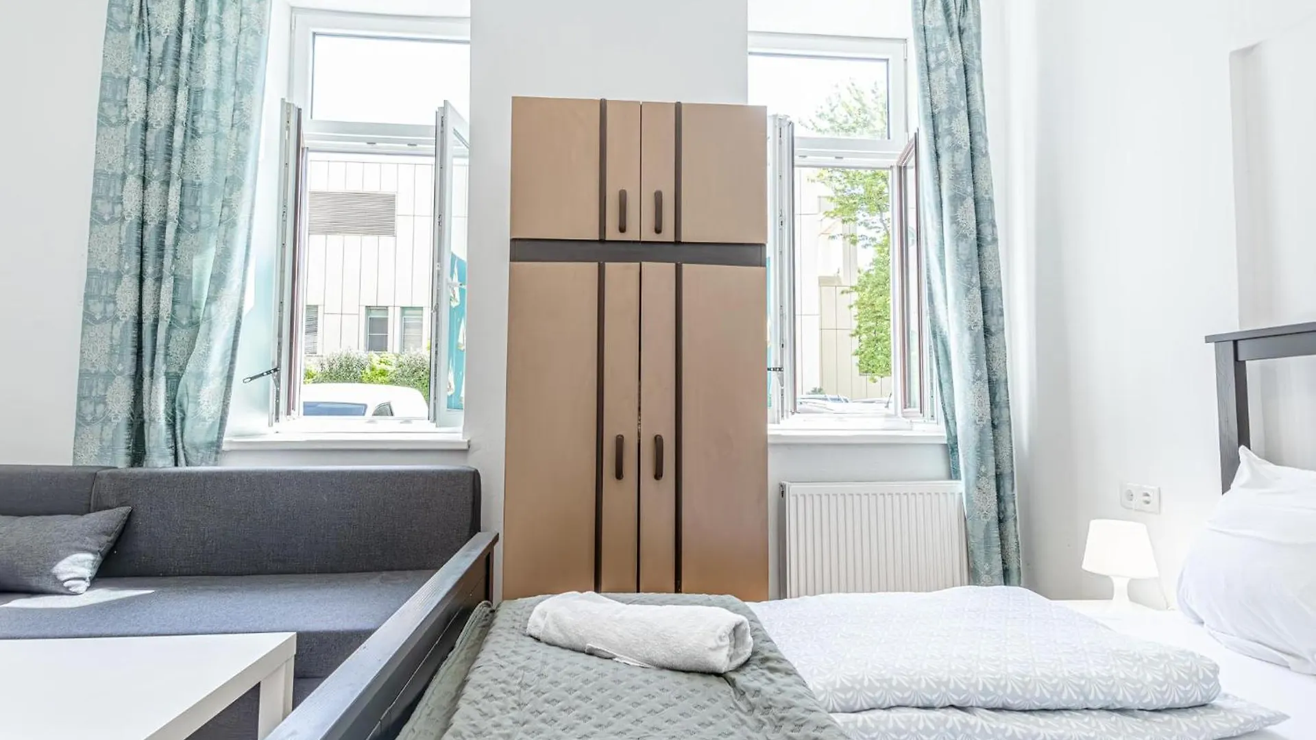 6Br Apartment / Shared Garden Near Lorenz Boehler & Danube Vienna