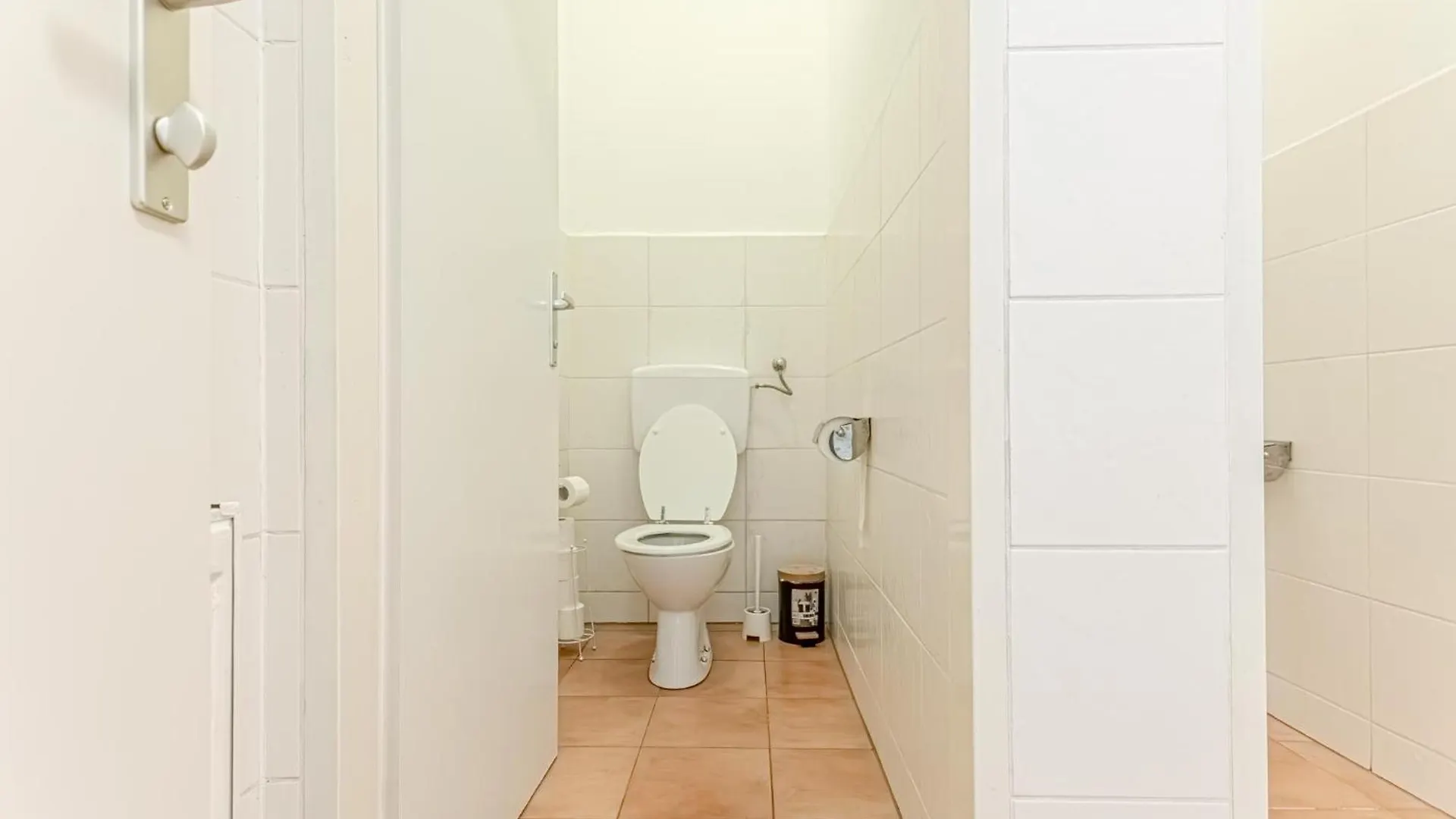 6Br Apartment / Shared Garden Near Lorenz Boehler & Danube Vienna