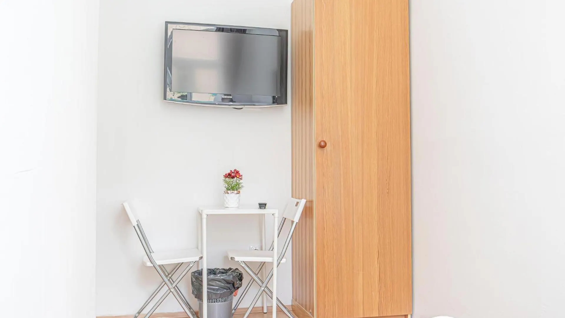 6Br Apartment / Shared Garden Near Lorenz Boehler & Danube Vienna 0*,