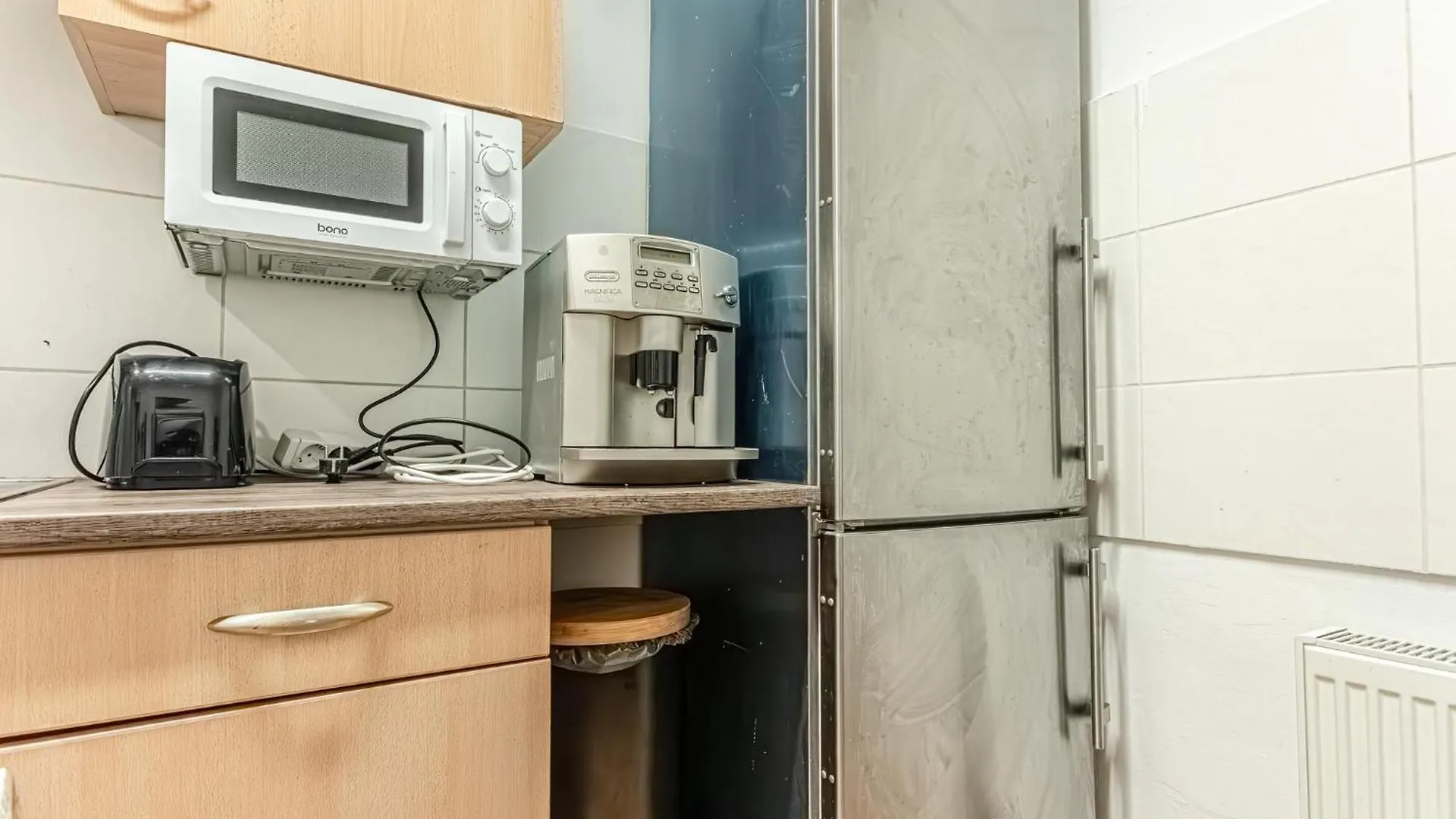6Br Apartment / Shared Garden Near Lorenz Boehler & Danube Vienna