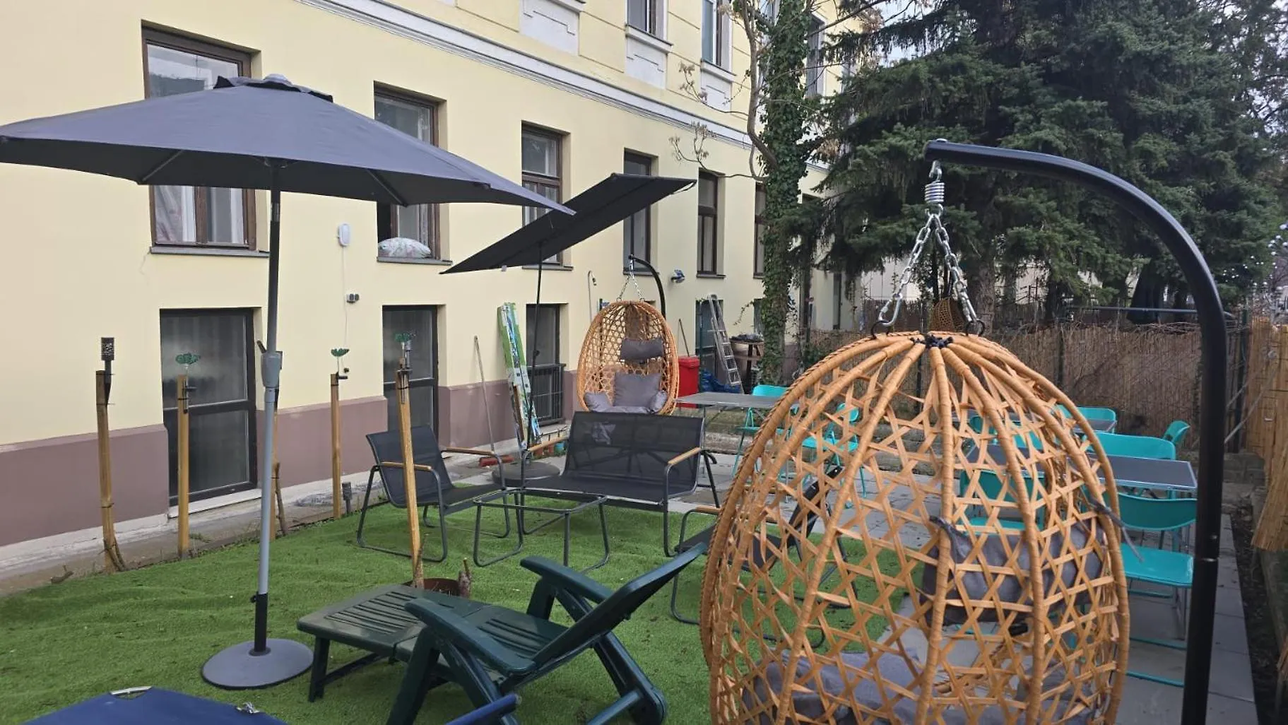 6Br Apartment / Shared Garden Near Lorenz Boehler & Danube Vienna