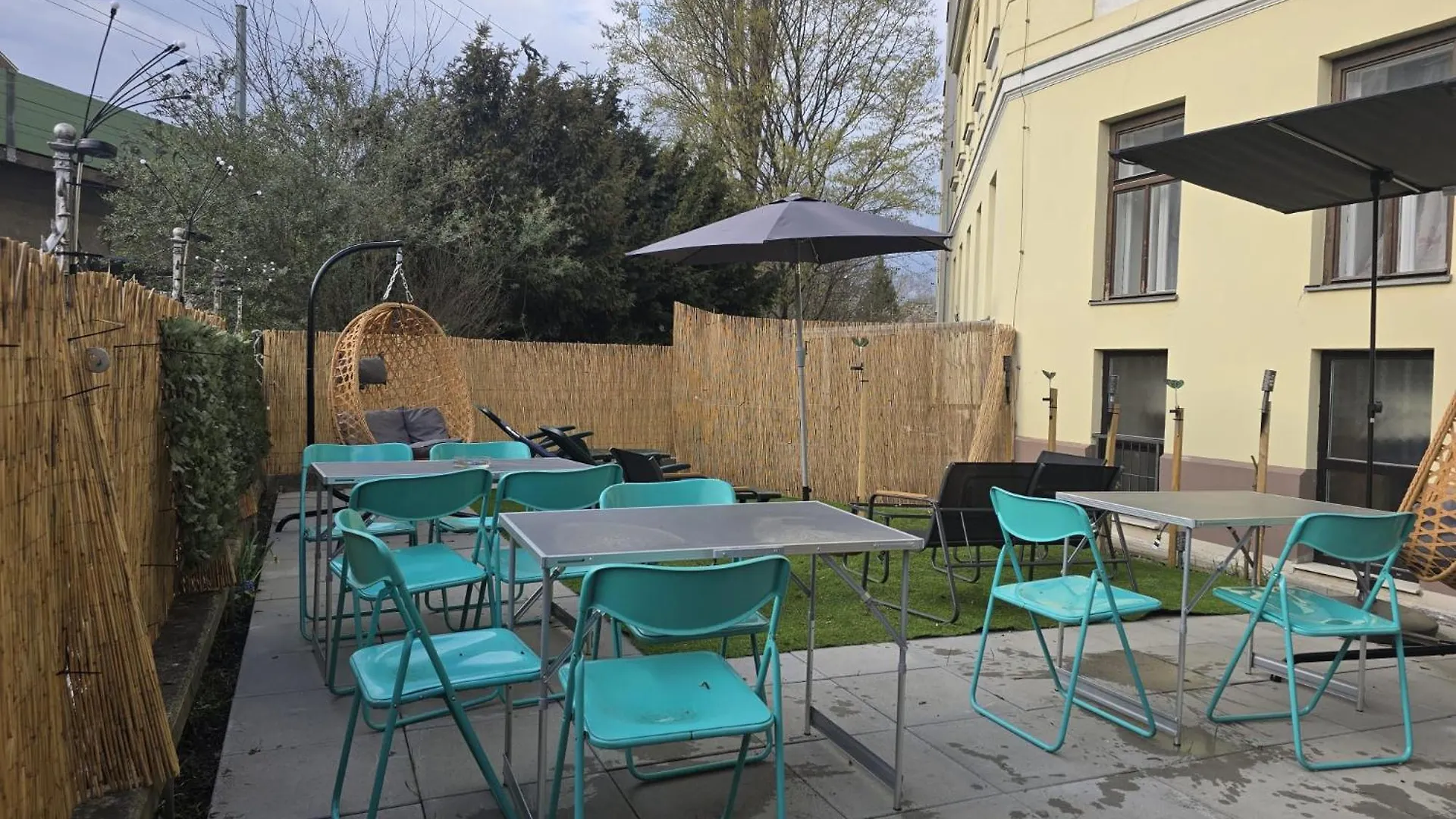 6Br Apartment / Shared Garden Near Lorenz Boehler & Danube Vienna Austria