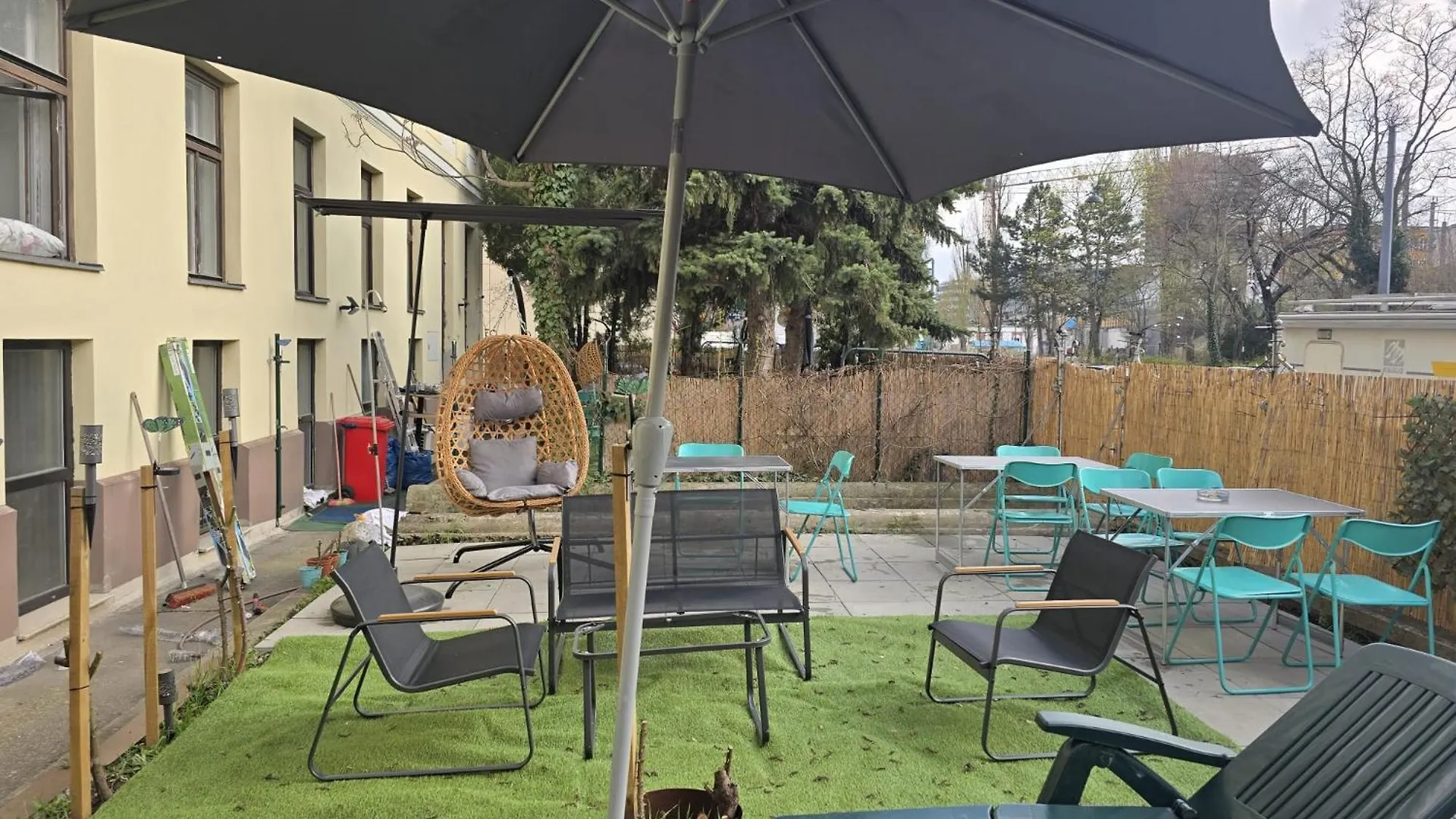 6Br Apartment / Shared Garden Near Lorenz Boehler & Danube Vienna