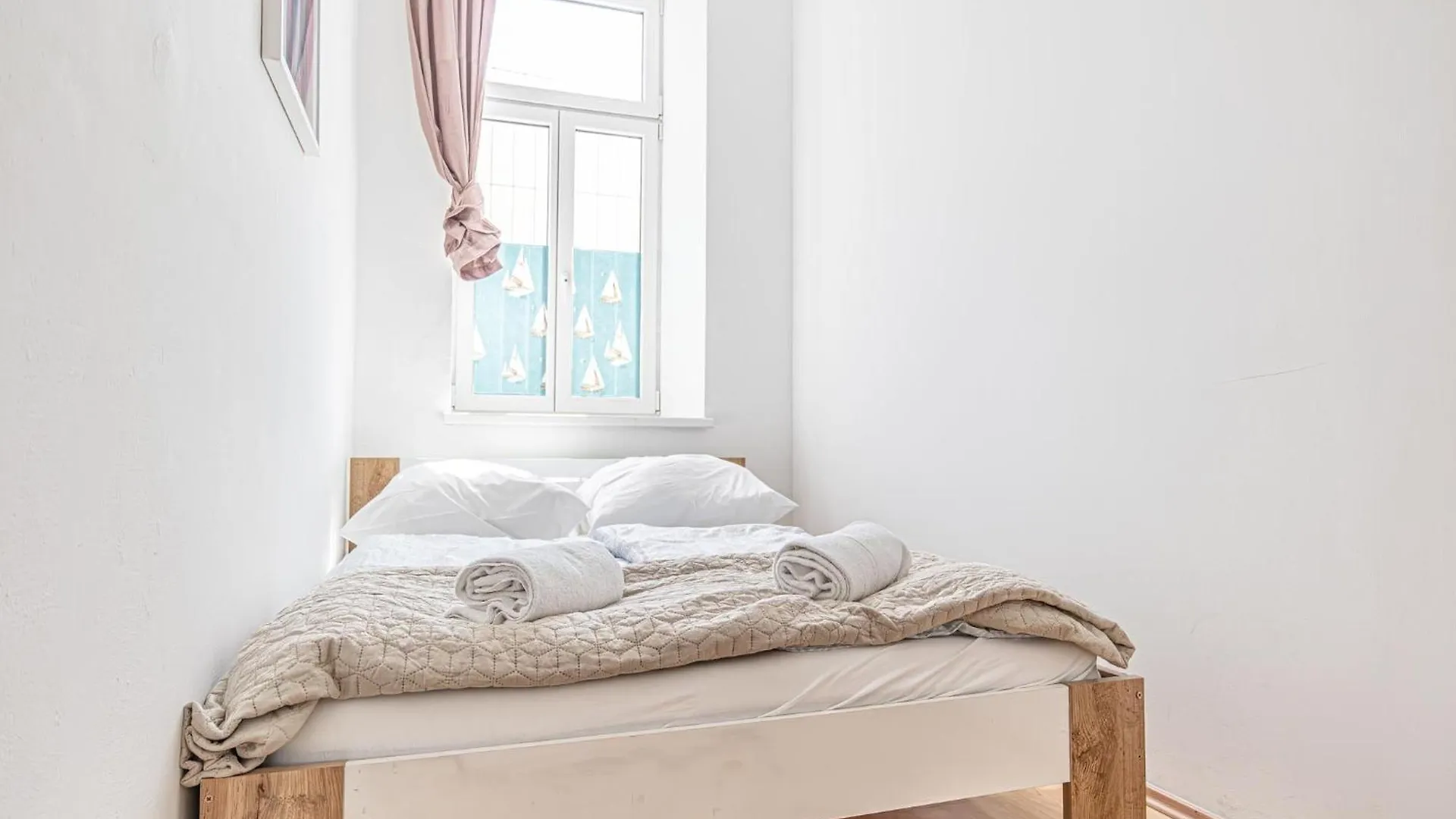 6Br Apartment / Shared Garden Near Lorenz Boehler & Danube Bécs
