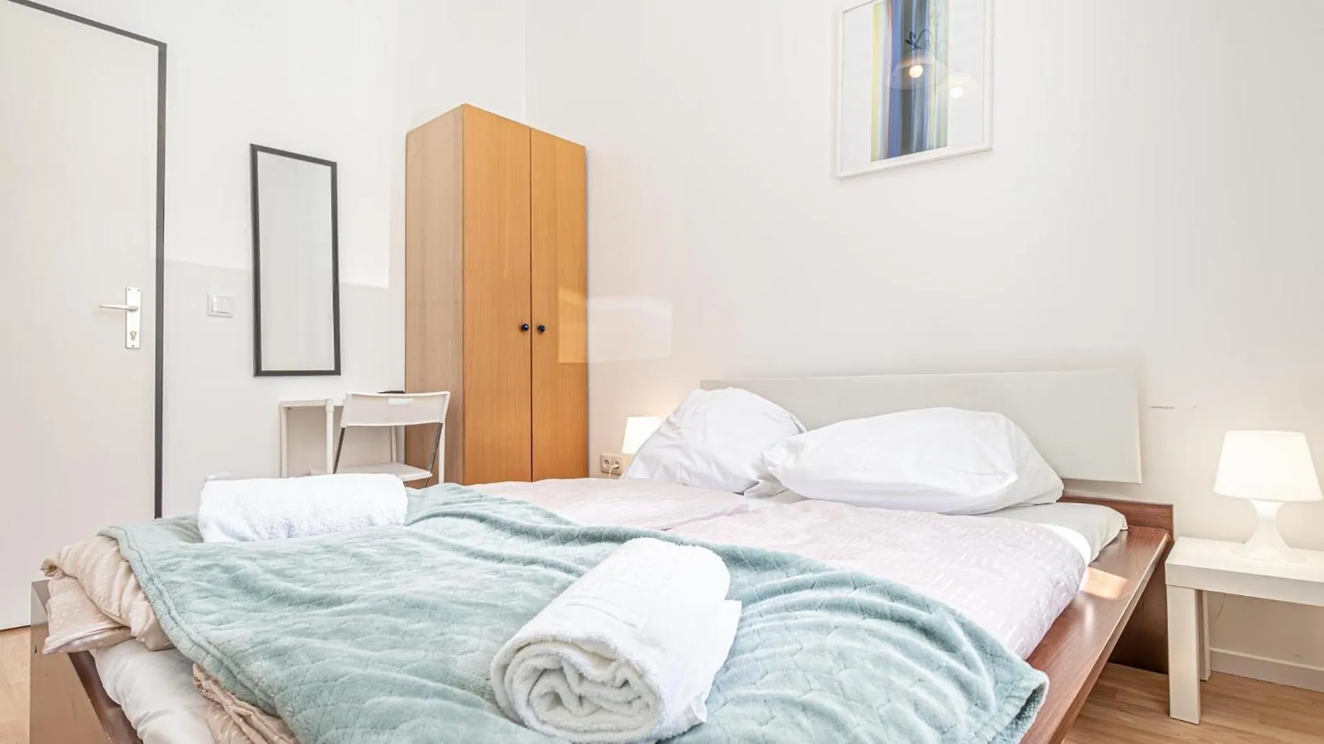 6Br Apartment / Shared Garden Near Lorenz Boehler & Danube Bécs Ausztria